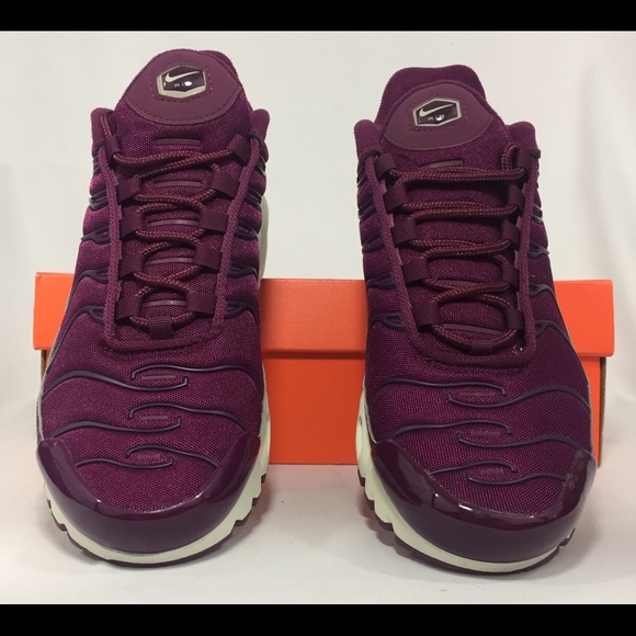 SOLD***Nike Air Max Plus TN (WOMENS) - Picture 3 of 5
